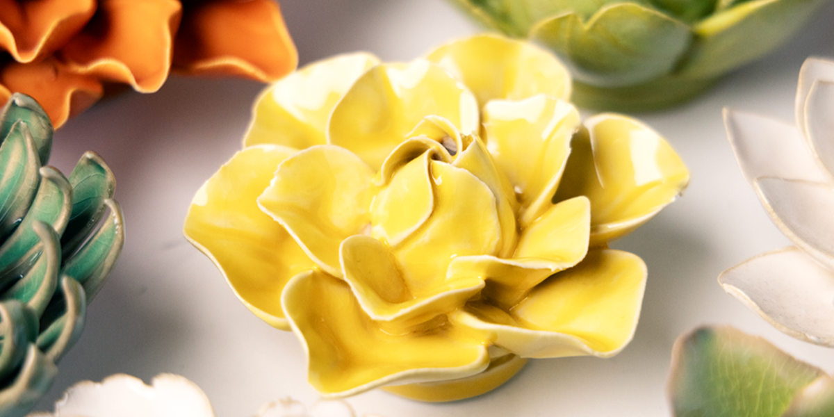 March birth flower: the daffodil in handmade ceramic - Chive Studio